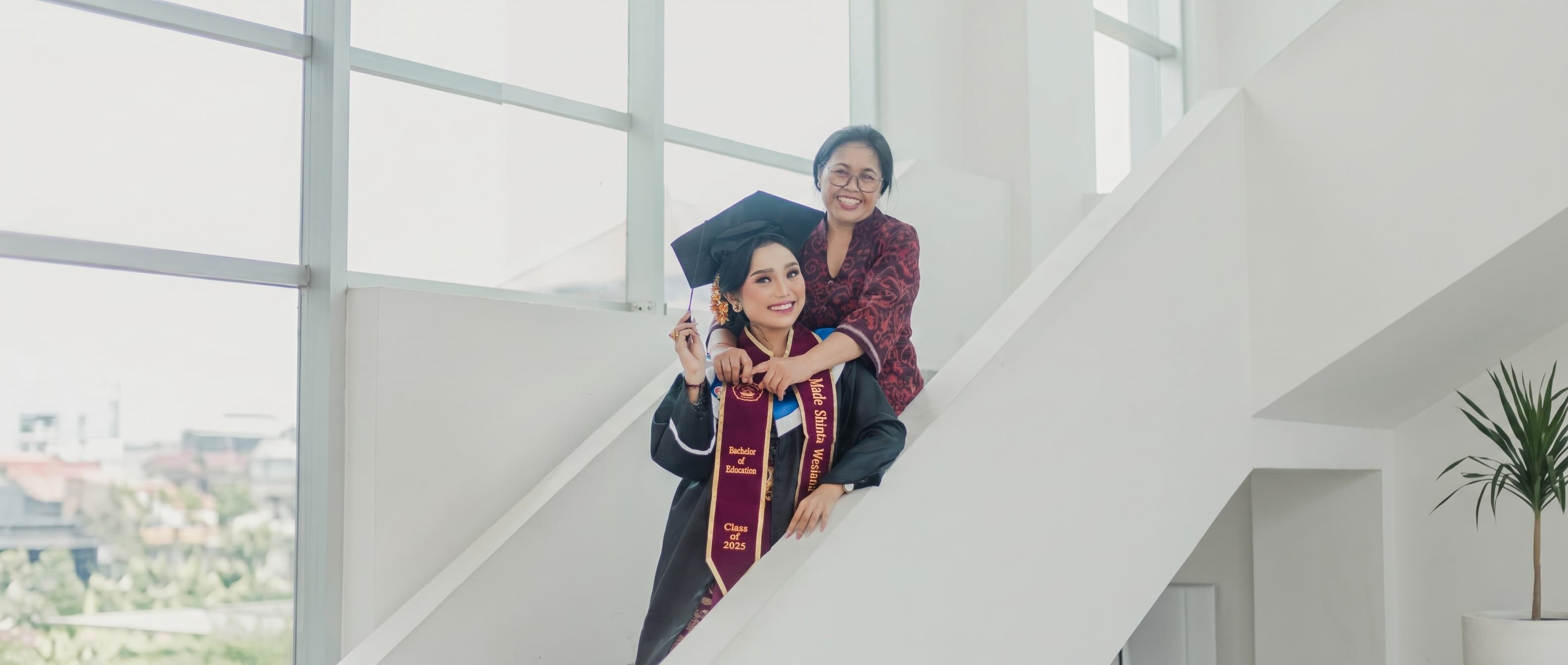 Foto wisuda bersama ibu